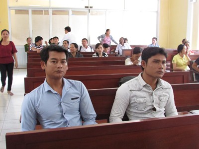 Hoãn xử vụ dùng nhục hình làm oan 7 thanh niên ở Sóc Trăng - ảnh 2