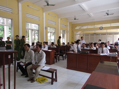 Hoãn xử vụ dùng nhục hình làm oan 7 thanh niên ở Sóc Trăng - ảnh 3