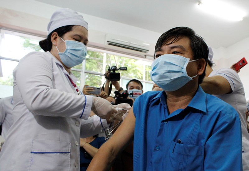 Cần Thơ: Tỉ lệ tiêm vaccine phòng COVID-19 mũi 1 đạt 18,6% dân số - ảnh 1