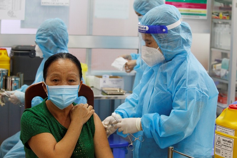 Cần Thơ và nhiều tỉnh miền Tây đạt trên 55% dân số được tiêm vaccine - ảnh 1