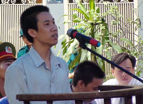 Tử hình kẻ cầm đầu nhóm bán kẹo kéo đâm người vì ghen - ảnh 1