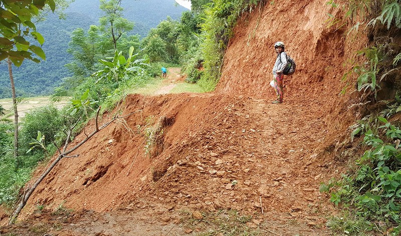 Vô tình bị kẹt trong lũ ở bản Hiêu - ảnh 4