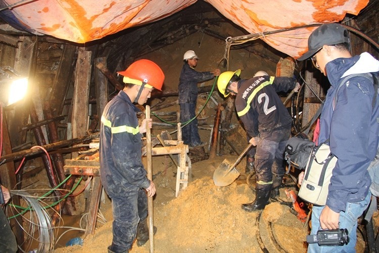 Sập hầm thủy điện, xin đừng nói rủi ro! - ảnh 1
