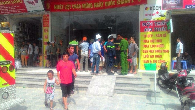 Hàng trăm người bỏ chạy tán loạn vì báo cháy... nhầm - ảnh 1
