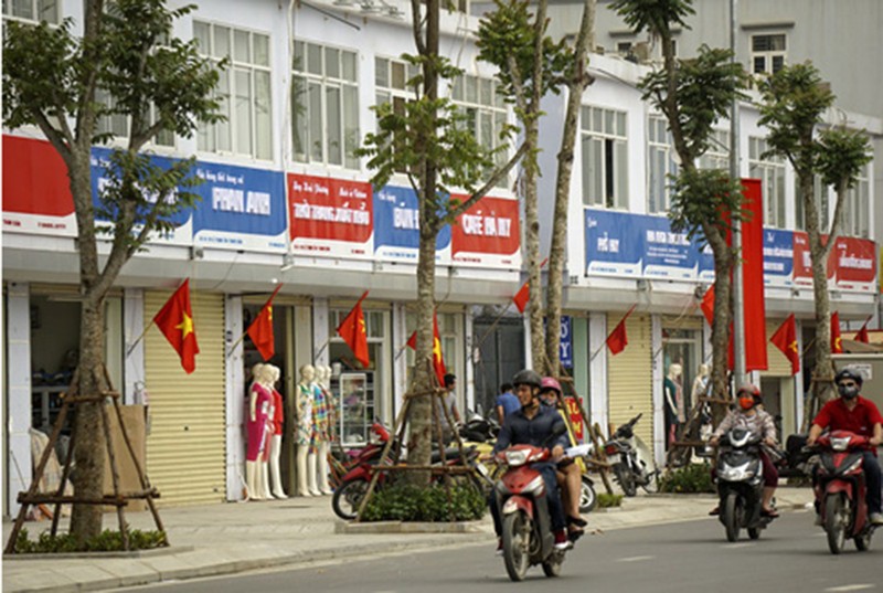 Quận Thanh Xuân nói gì về biển hiệu 'đồng phục xanh đỏ' ở phố kiểu mẫu? - ảnh 2