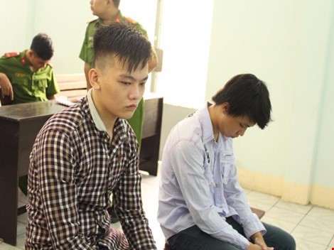 Hai bị cáo tại phiên xử ngày 20-7