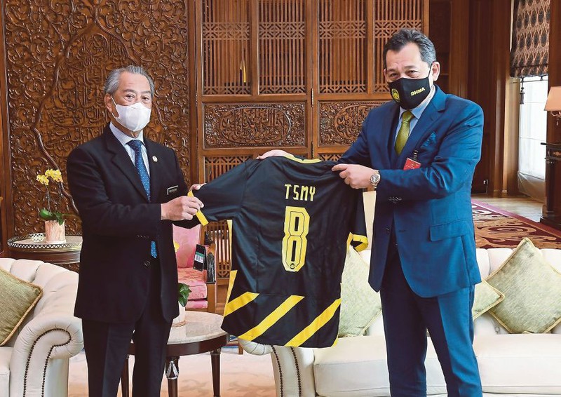 Malaysia: LĐBĐ thăm Thủ tướng xin phép cho bóng lăn trở lại - ảnh 1