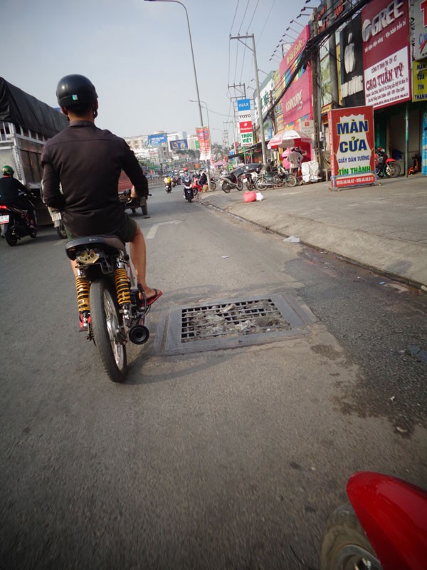 Xe máy siêu mỏng, siêu nhẹ - ảnh 1