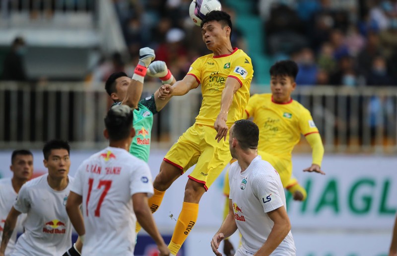 V-League hồi hộp giữa mùa dịch - ảnh 1