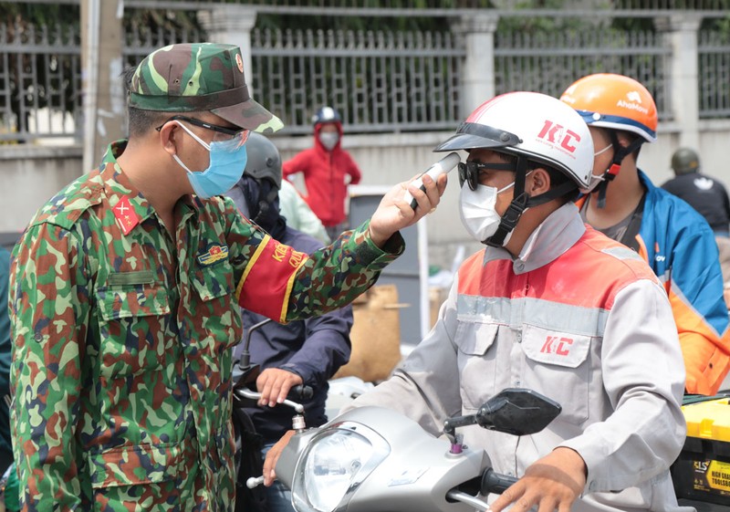 Kiểm soát phòng dịch: Tránh cực đoan, ảnh hưởng sản xuất - ảnh 2