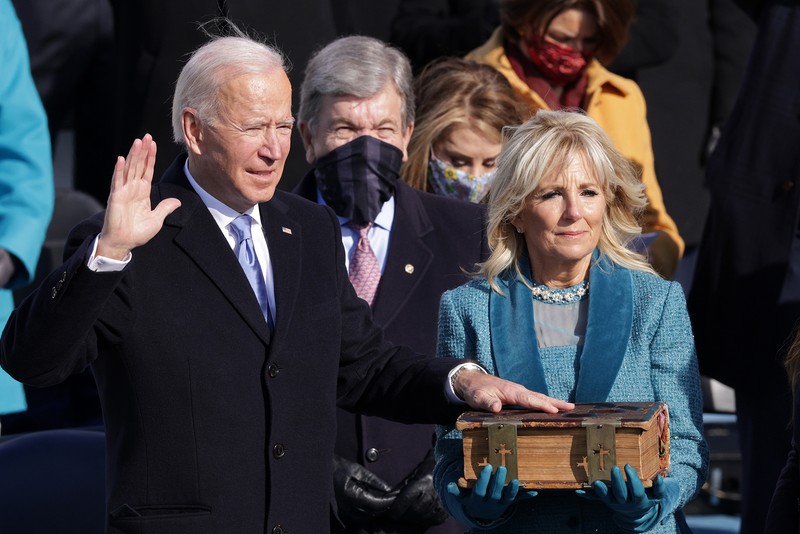 Ngày tổng thống đầu tiên của ông Joe Biden thế nào? - ảnh 1