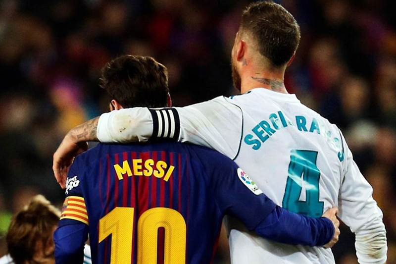 Ramos rủ rê Messi về Real: Chuyện độc mà lạ - ảnh 1