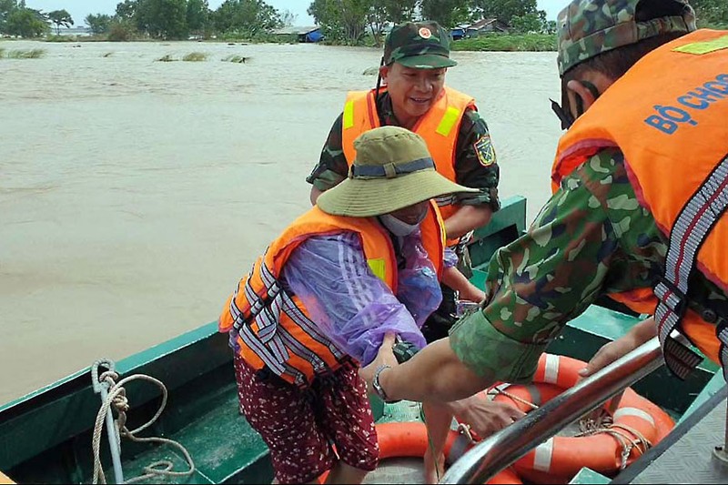 Lũ lịch sử ở Phú Yên làm 9 người chết và mất tích - ảnh 1