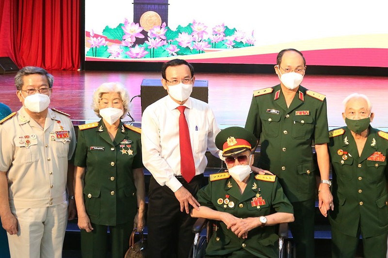 Bí thư Nguyễn Văn Nên: Quân đội luôn là chỗ dựa vững vàng - ảnh 1