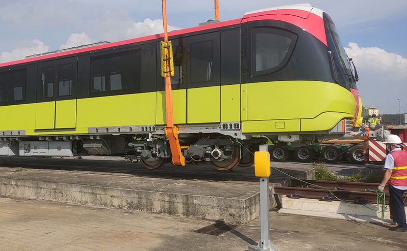 Đoàn tàu thứ 5 của Metro Nhổn-ga Hà Nội đã về thủ đô - ảnh 2