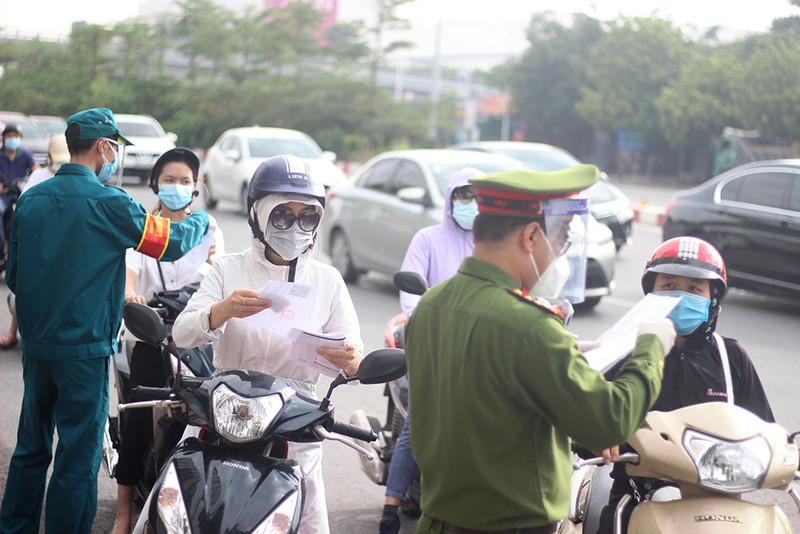 Hà Nội không còn ùn tắc sau chỉ đạo điều chỉnh cấp, kiểm tra giấy đường - ảnh 2