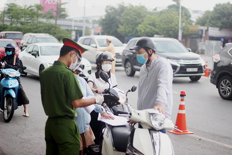 Hà Nội không còn ùn tắc sau chỉ đạo điều chỉnh cấp, kiểm tra giấy đường - ảnh 1