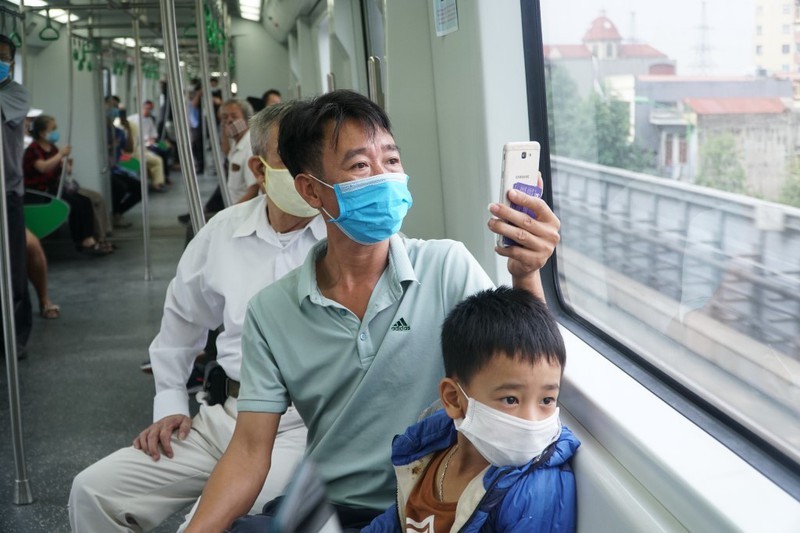 Metro Cát Linh - Hà Đông vận hành những ngày đầu mới đạt 16% sức chứa - ảnh 1