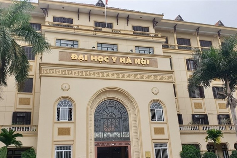 Đảng ủy khối đang xem xét xử lý vụ Hiệu trưởng Đại học y Hà Nội bị tố 'gạ tình' - ảnh 1