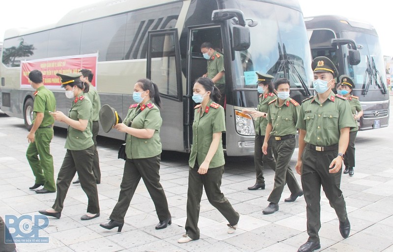 166 ‘chiến sỹ áo trắng’ Bộ Công an lên chi viện cho Bắc Giang - ảnh 3