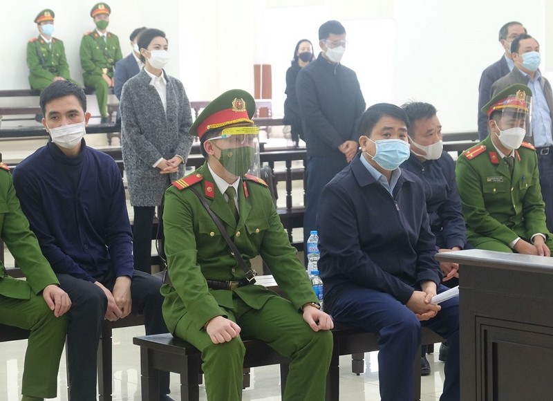 Tòa xử tới 20 giờ tối, cựu chủ tịch Nguyễn Đức Chung nói lời sau cùng - ảnh 1
