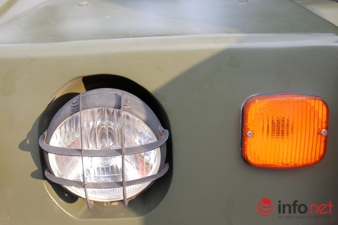 Cận cảnh xe chống đạn RAM-MKIII của lực lượng an ninh Việt Nam - ảnh 12