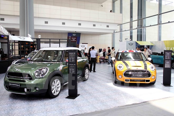 Hàng loạt xế sang hội tụ tại triển lãm BMW World Vietnam 2016 - ảnh 2
