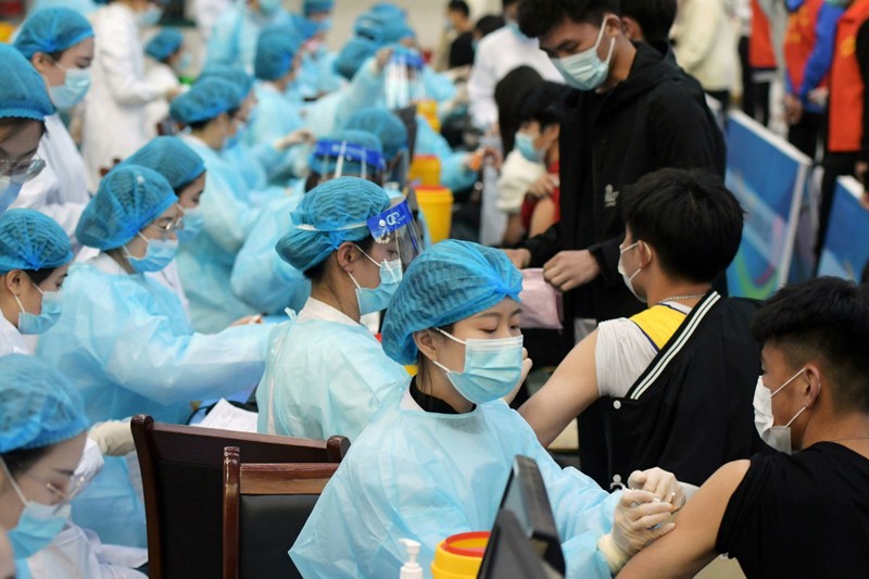 CNN bất ngờ bị chỉ trích là 'tuyên truyền' cho vaccine Trung Quốc - ảnh 1