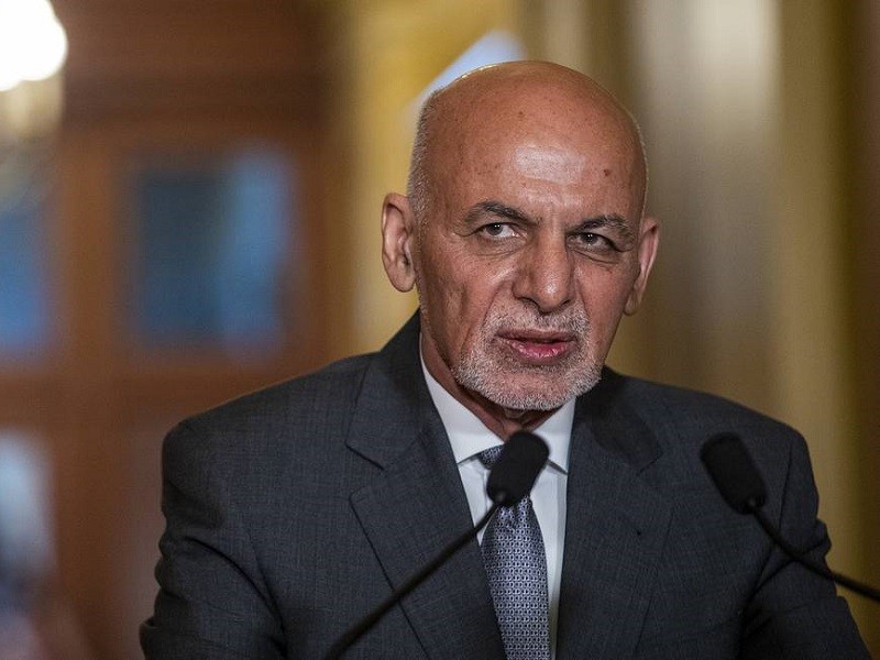 ĐSQ Nga: Ông Ghani rời Afghanistan với 4 ô tô, 1 trực thăng chất đầy tiền - ảnh 1