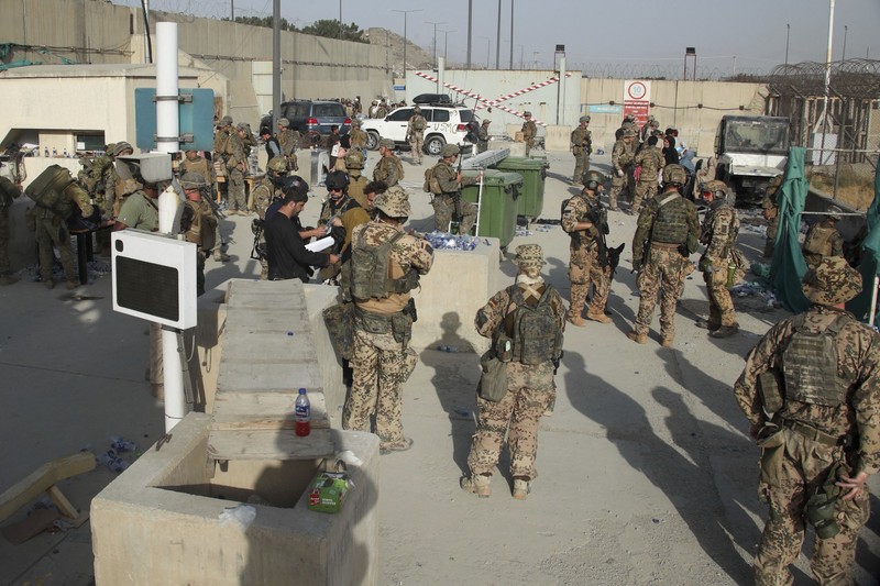 Đấu súng bên ngoài sân bay Kabul, 1 lính Afghanistan thiệt mạng, 3 bị thương - ảnh 1
