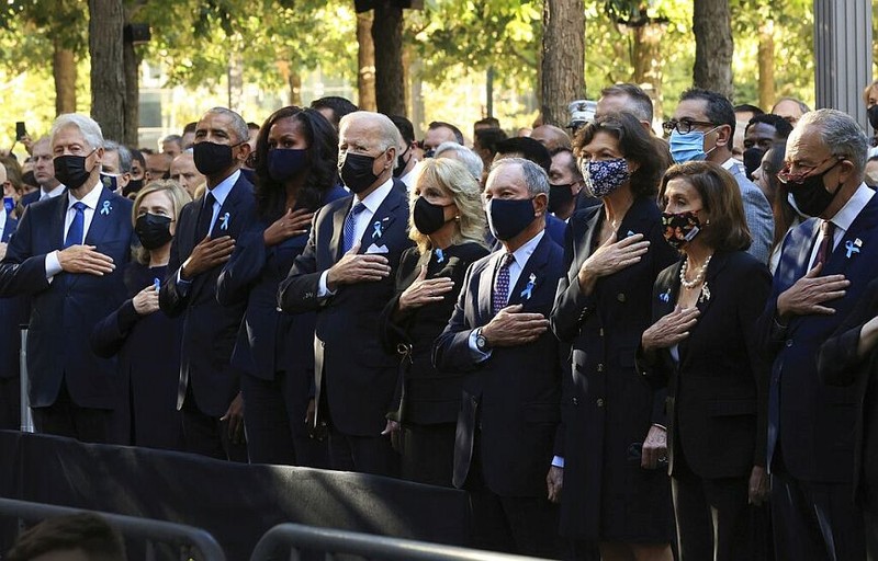 Ông Biden trực tiếp thăm ba đài tưởng niệm vụ khủng bố ngày 11-9 năm 2001 - ảnh 1