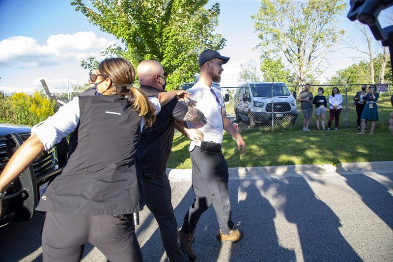 Canada: Đối tượng ném đá vào Thủ tướng Justin Trudeau ra hầu tòa - ảnh 1