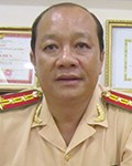 Không ủng hộ CSGT nhảy lên nắp capô - ảnh 1