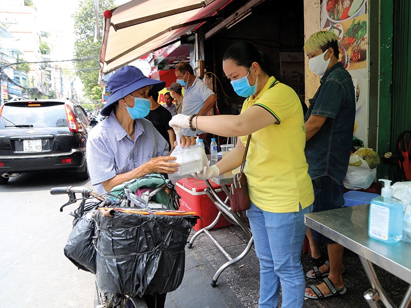 Sài Gòn quen thuộc của những người xa lạ - ảnh 3