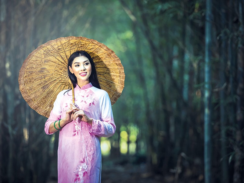 Ðộc đáo áo dài Tết năm Sửu - ảnh 1