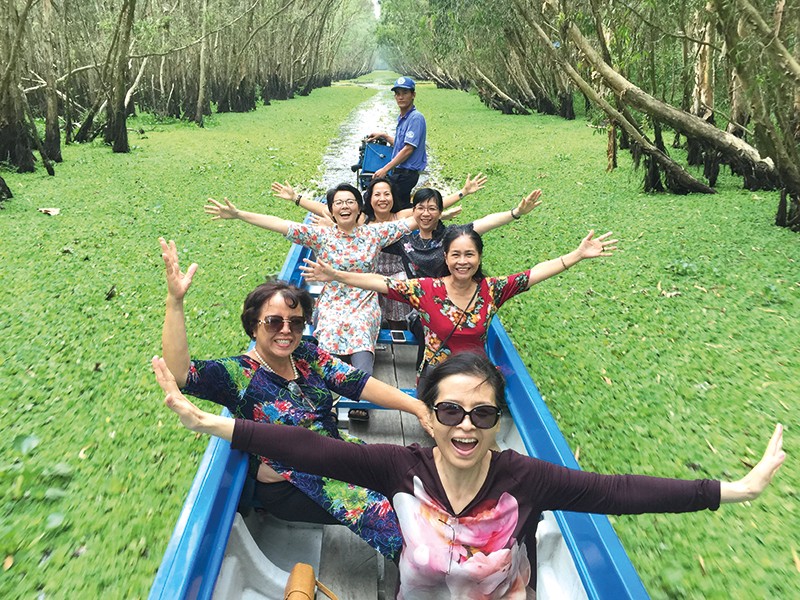 Những chuyến tour đàn bà - ảnh 1