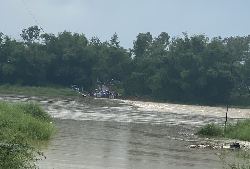 Quảng Nam: 5 người bị nước lũ cuốn trôi, 1 người mất tích - ảnh 1