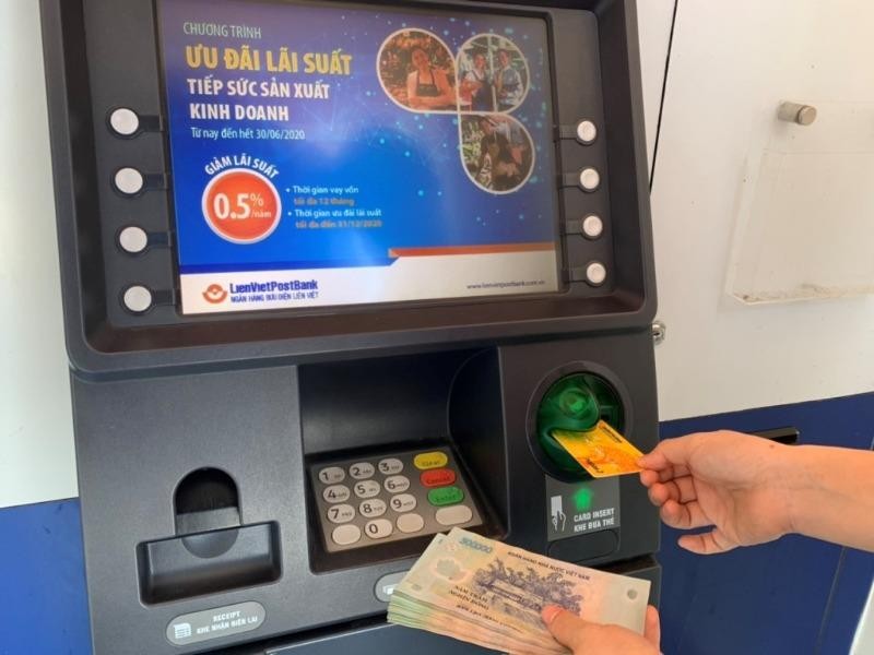 Đề xuất không thu phí duy trì tài khoản ATM với người về hưu  - ảnh 1