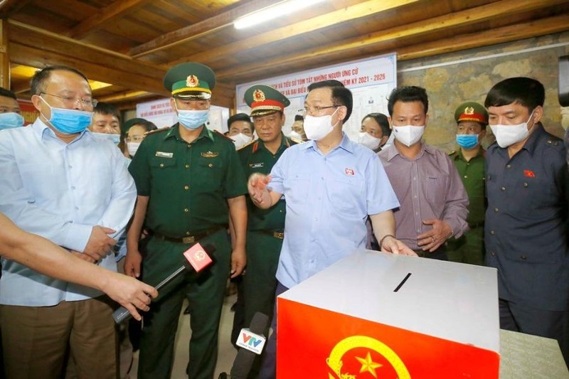 Chủ tịch Quốc hội kiểm tra việc chuẩn bị bầu cử tại Hà Giang - ảnh 1