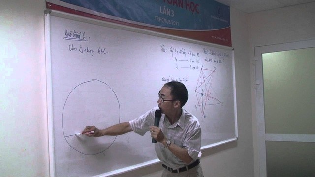 TS. Lê Bá Khánh Trình hiện đang làm công tác giảng dạy tại khoa Toán, Đại học Khoa học Tự nhiên - Đại học Quốc gia Thành phố Hồ Chí Minh