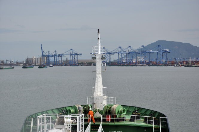 Tàu Panama đâm chìm sà lan, thuyền trưởng mất tích - ảnh 1