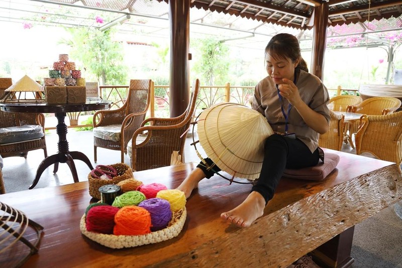 Người dân Nha Trang háo hức ngày mở cửa vườn mai xuân - ảnh 7