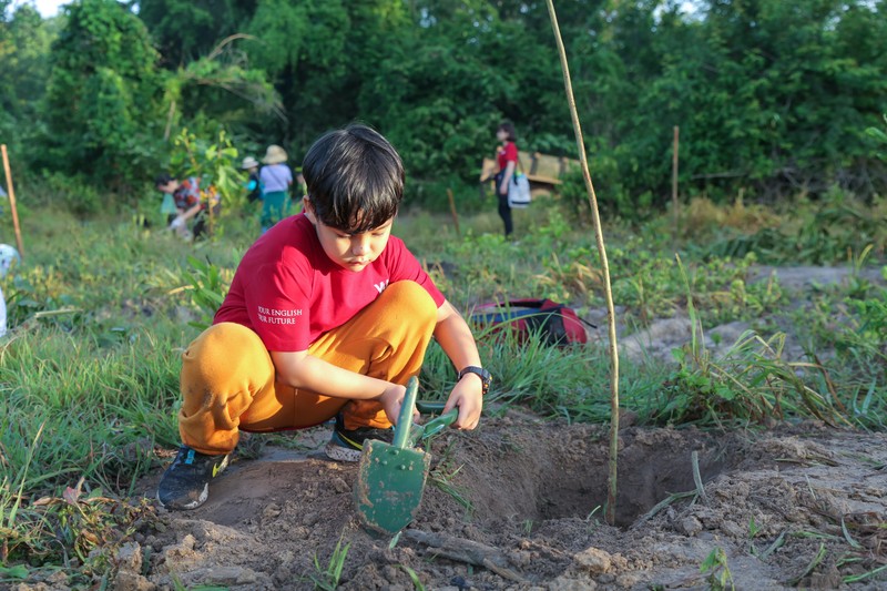 'Run for the Earth' trồng hơn 2.500 cây xanh - ảnh 1