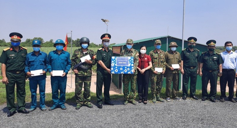 TP.HCM thăm lực lượng phòng chống dịch tại biên giới Tây Ninh  - ảnh 2