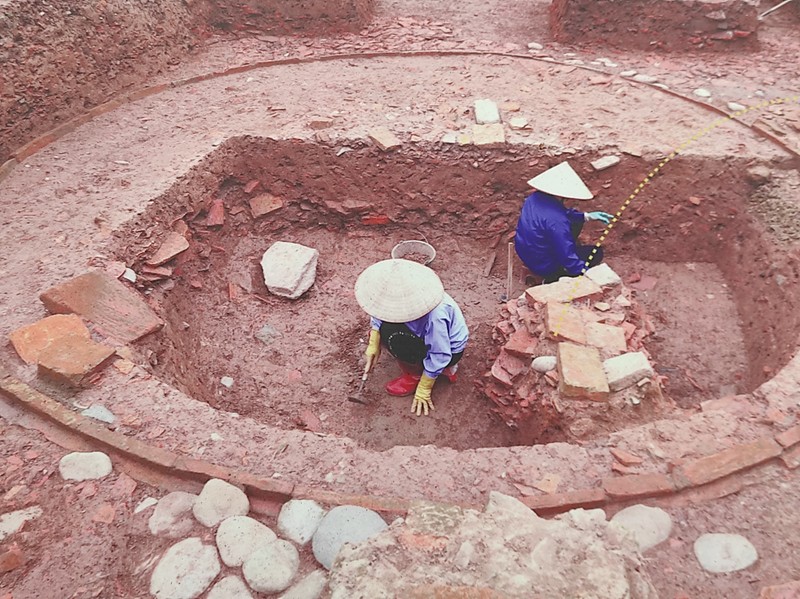 Phát hiện 2 mộ táng gạch thời kỳ tiền Thăng Long - ảnh 2