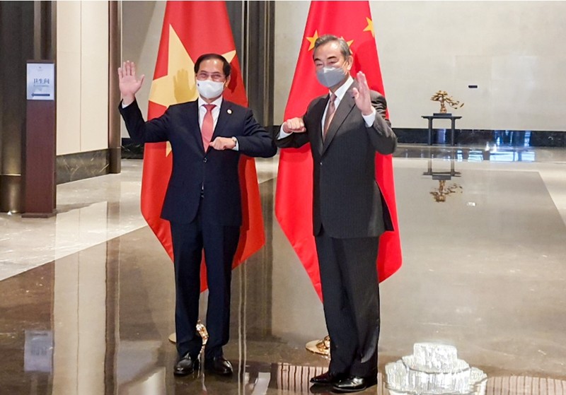 Việt Nam trao đổi với Trung Quốc về vấn đề Biển Đông  - ảnh 1