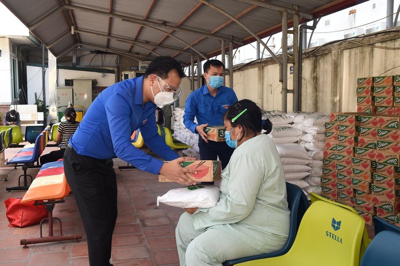 Hà Nội: Đưa hàng triệu bữa cơm đến người nghèo, người lao động tự do  - ảnh 2