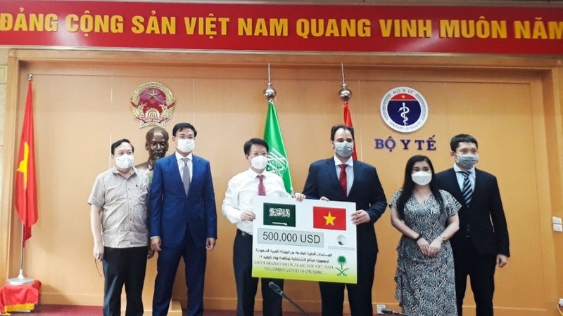 Vương quốc Saudi Arabia hỗ trợ Việt Nam vật tư y tế trị giá 500.000 USD - ảnh 1