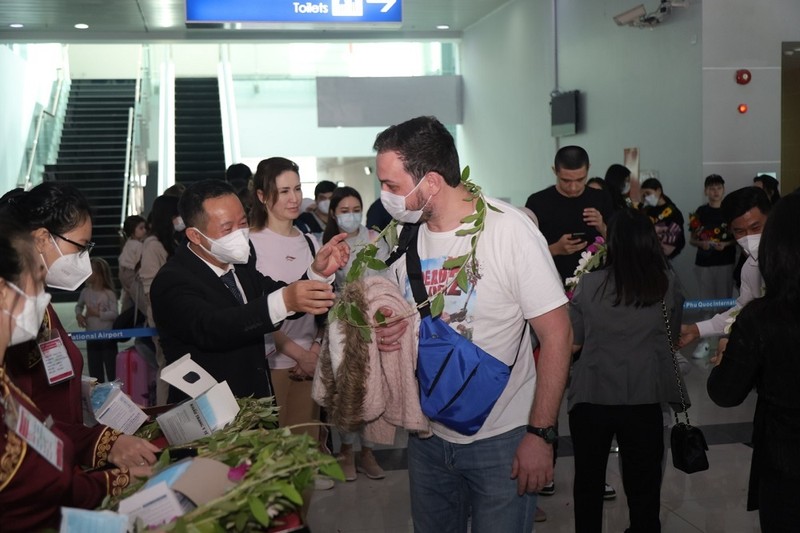 Phú Quốc, Nha Trang đón 2 đoàn khách quốc tế có hộ chiếu vacicne  - ảnh 1