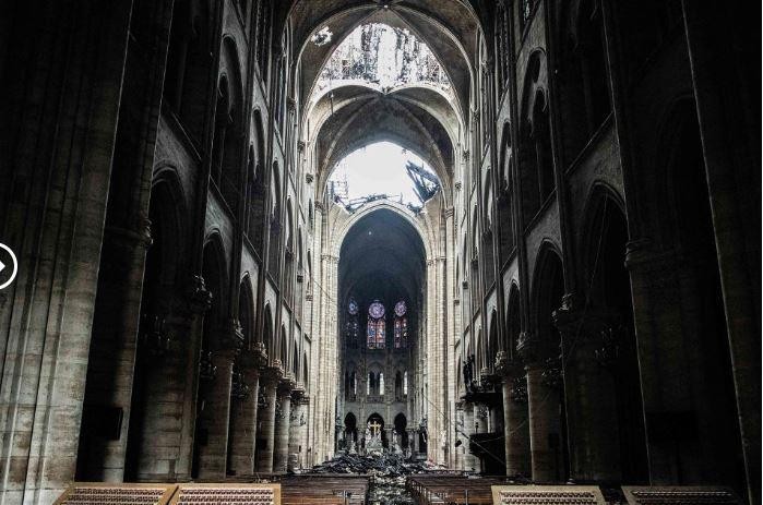 So sánh Nhà thờ Đức Bà Paris trước và sau vụ cháy - ảnh 10